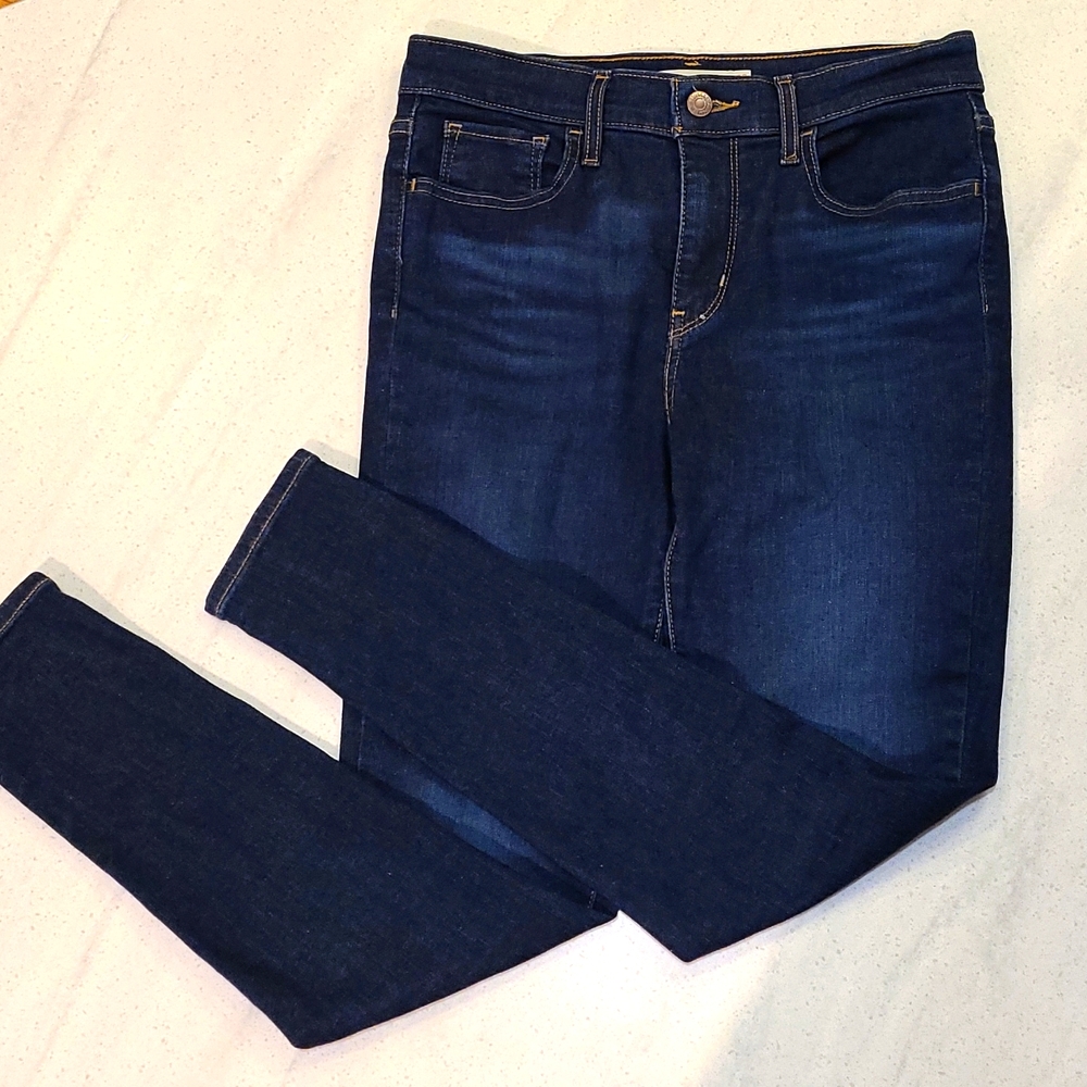 Levi Straight Leg Skinny Jeans